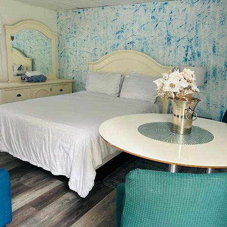 Cozy Studio Only 10 Minutes By Car Of Siesta Key サラソータ エクステリア 写真