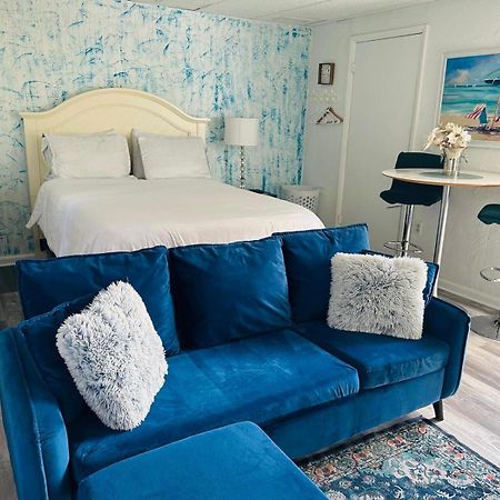 Cozy Studio Only 10 Minutes By Car Of Siesta Key サラソータ エクステリア 写真