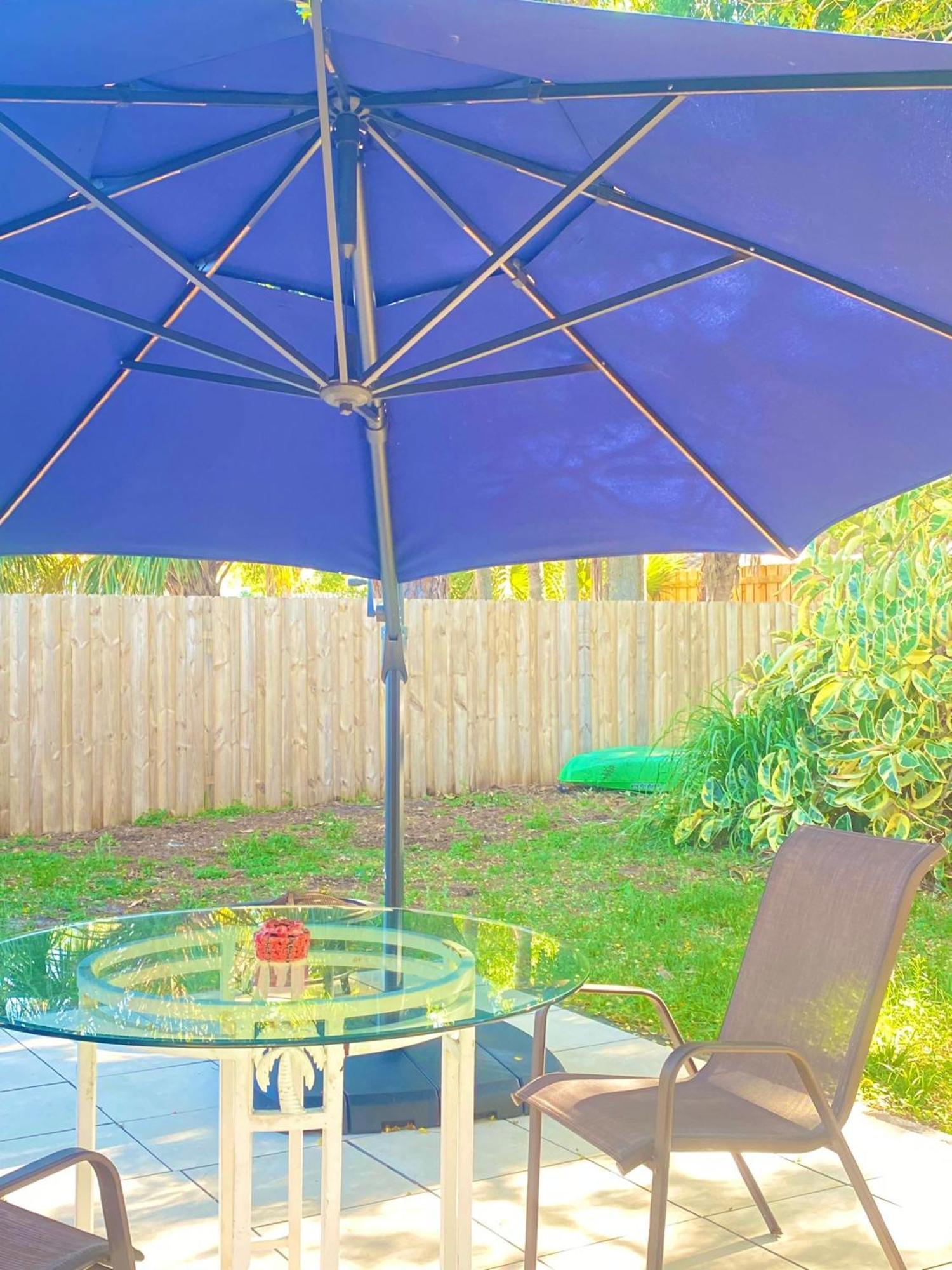 Cozy Studio Only 10 Minutes By Car Of Siesta Key サラソータ エクステリア 写真