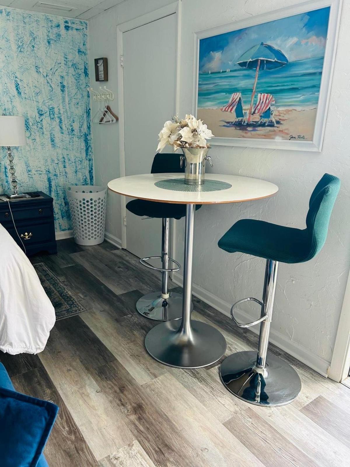 Cozy Studio Only 10 Minutes By Car Of Siesta Key サラソータ エクステリア 写真