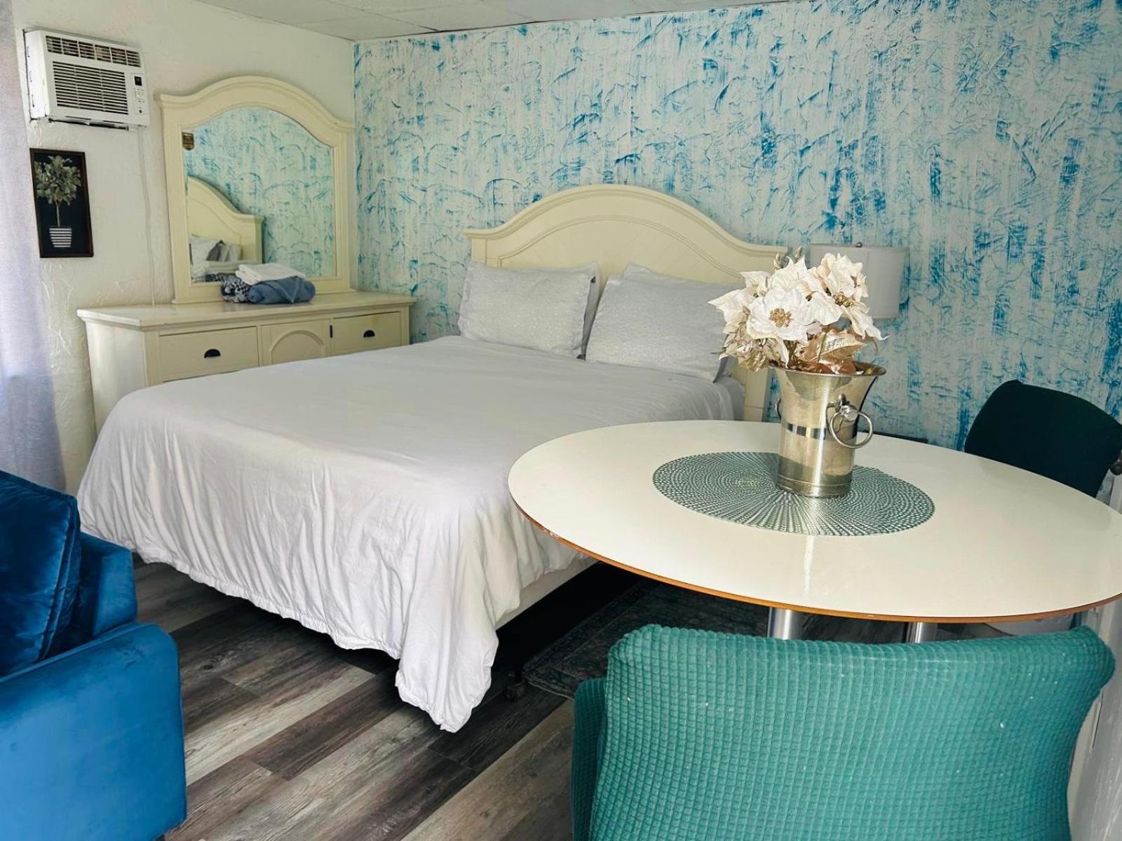 Cozy Studio Only 10 Minutes By Car Of Siesta Key サラソータ エクステリア 写真